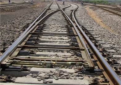 對稱道岔、交分道岔、單開道岔和三開道岔區(qū)別