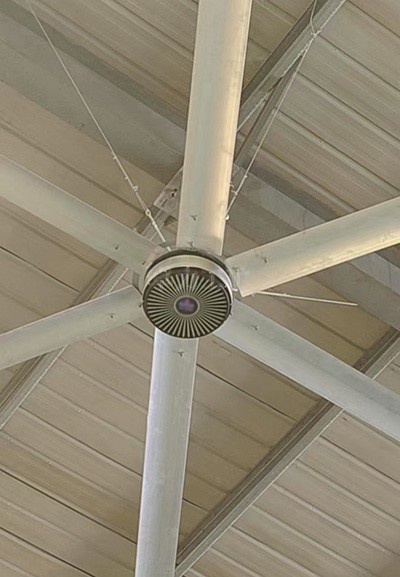 傳統(tǒng)工業(yè)大風(fēng)扇和永磁同步電機(jī)風(fēng)扇對(duì)比